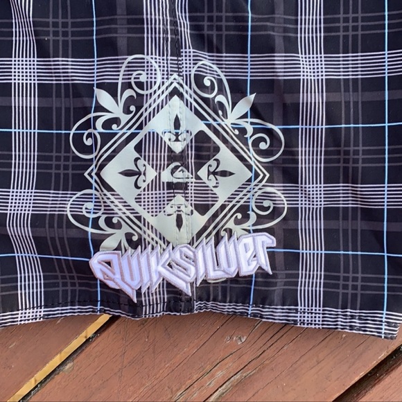 💕HP💕Quicksilver Men’s navy plaid Bathing Suit - Picture 7 of 11